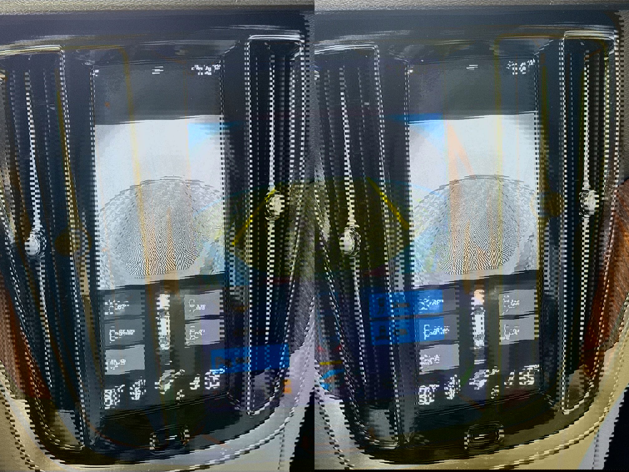 Used 2022 Volvo S60 B5 Momentum image 3