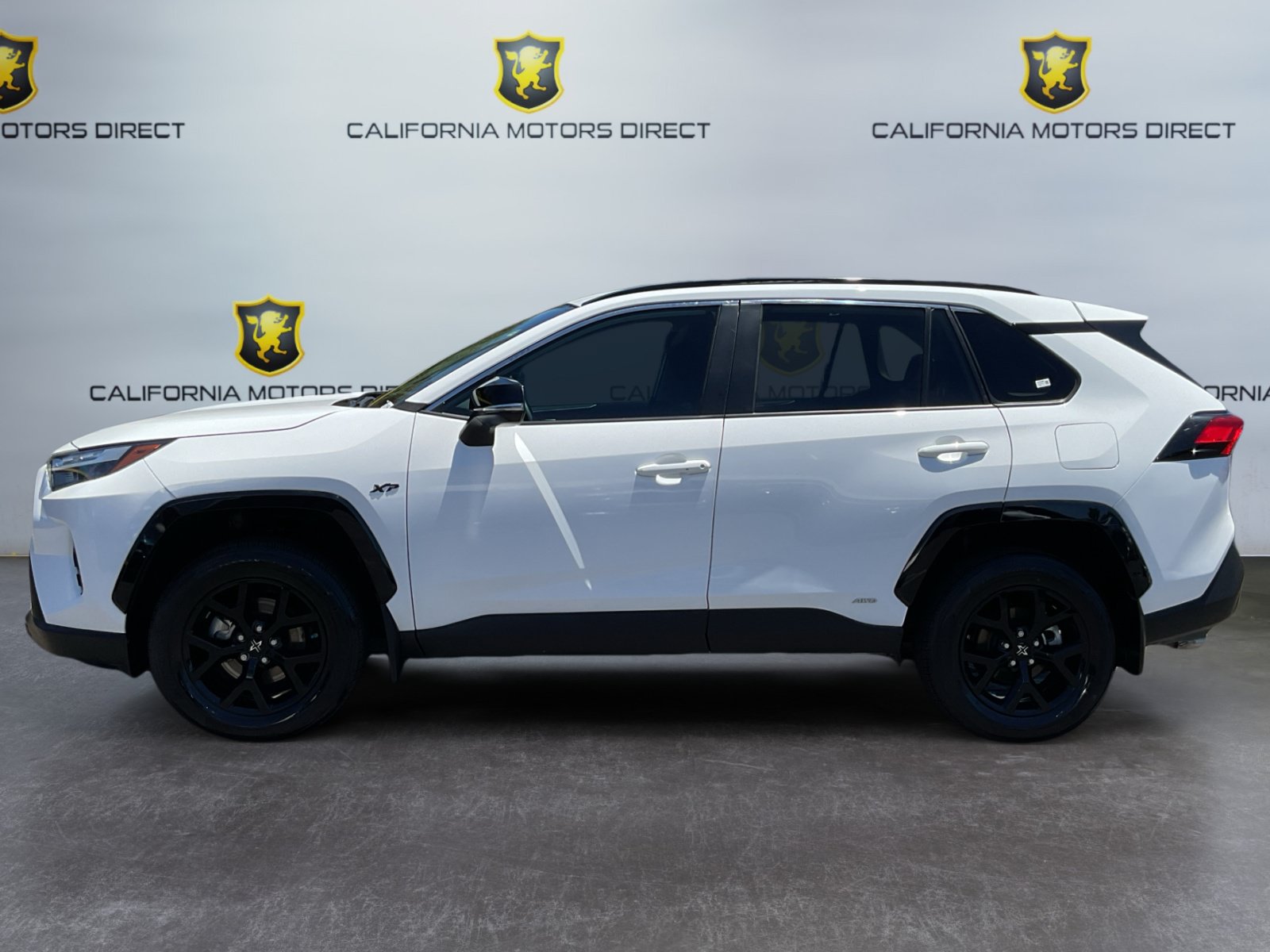 Used 2024 Toyota RAV4 XLE AWD/4WD image 8