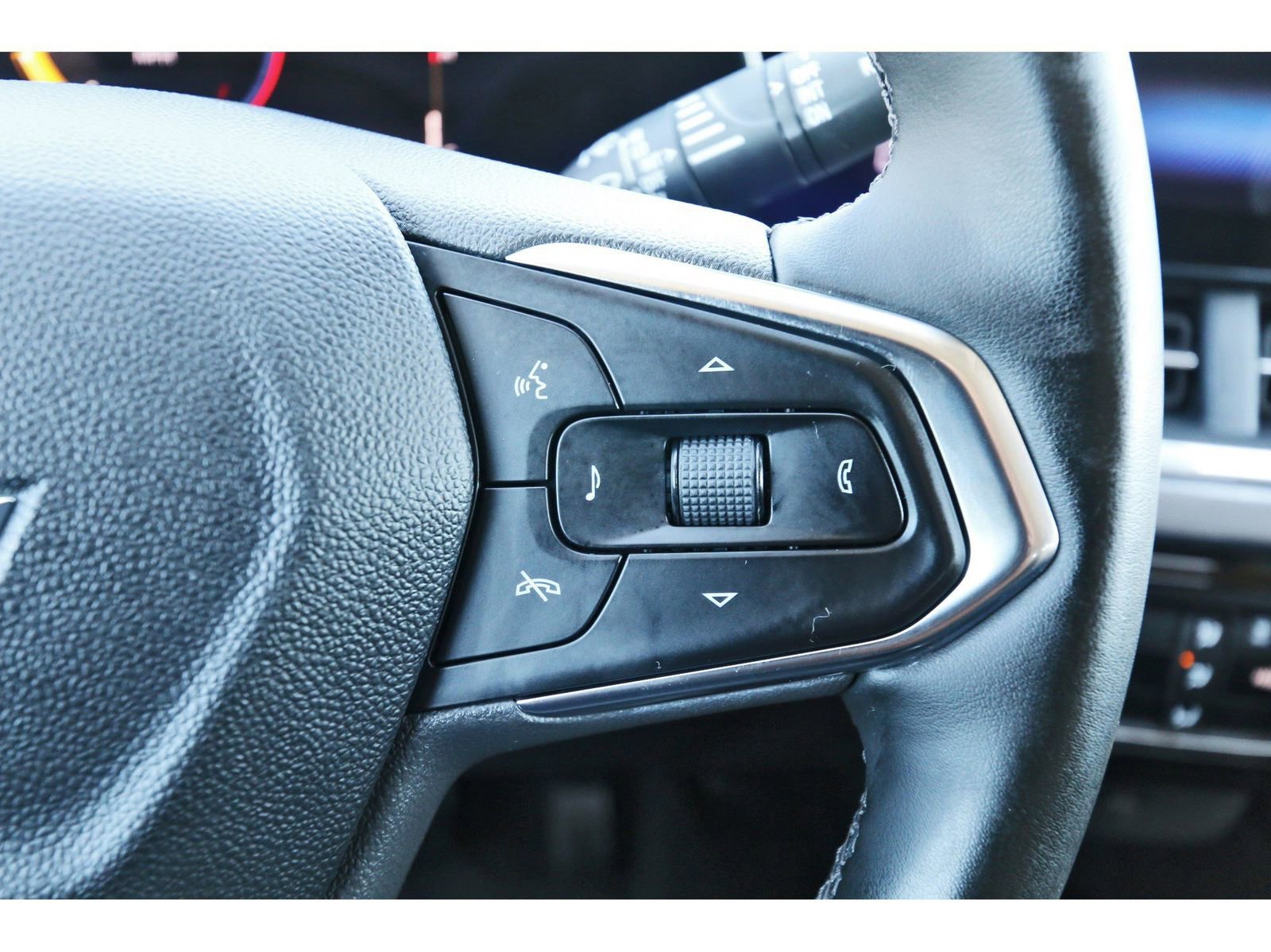 Used 2024 Chevrolet Trax ACTIV w/ Driver Confidence Package image 19