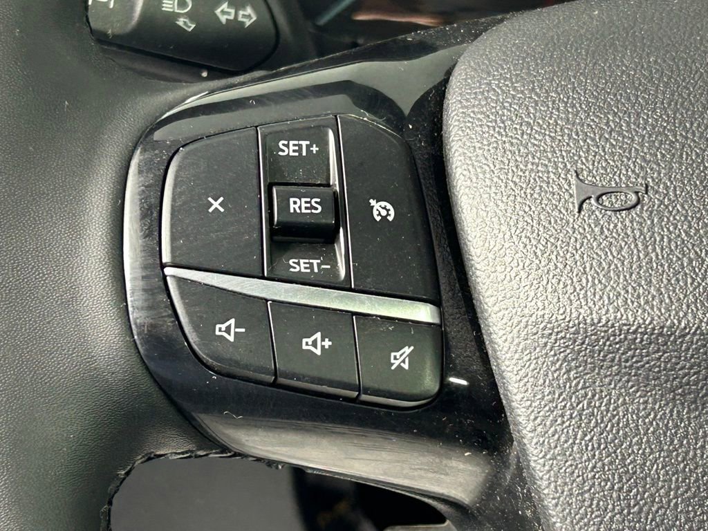 Used 2021 Ford Escape SE w/ SE Sport Appearance Package image 26