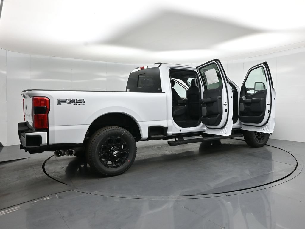 New 2026 Ford F250 Lariat w/ Black Appearance Package AWD/4WD image 5