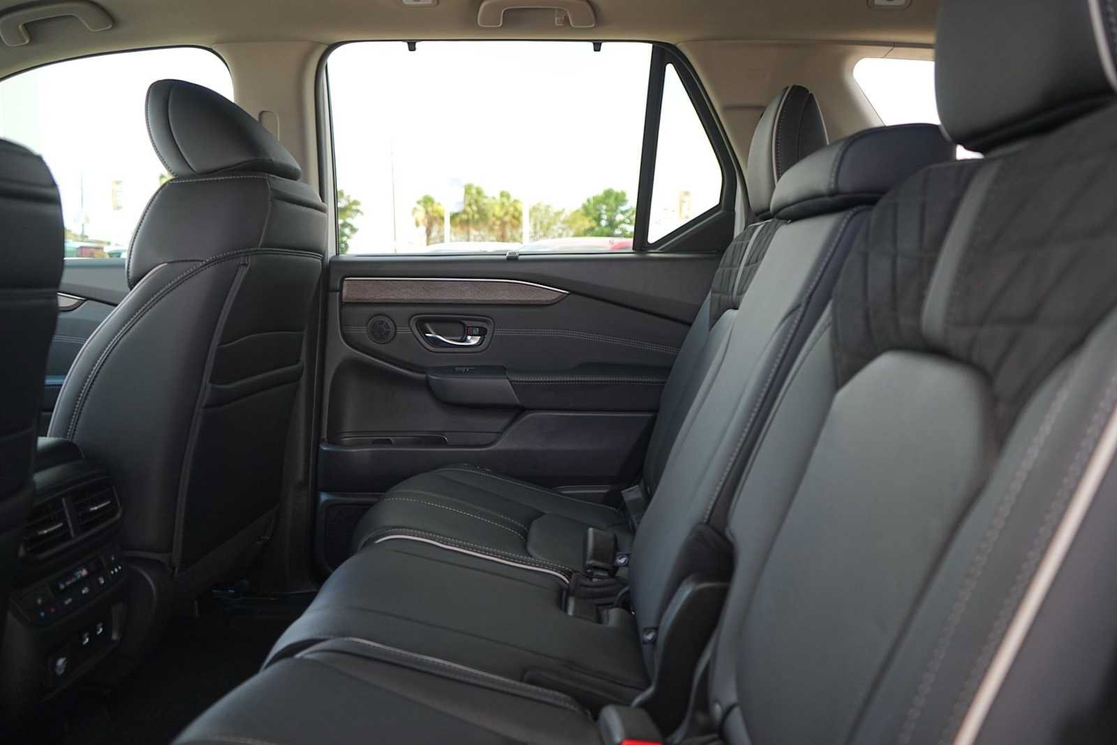 Used 2026 Honda Pilot Elite image 14