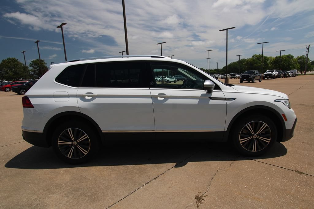 Used 2024 Volkswagen Tiguan Wolfsburg Edition AWD/4WD image 4