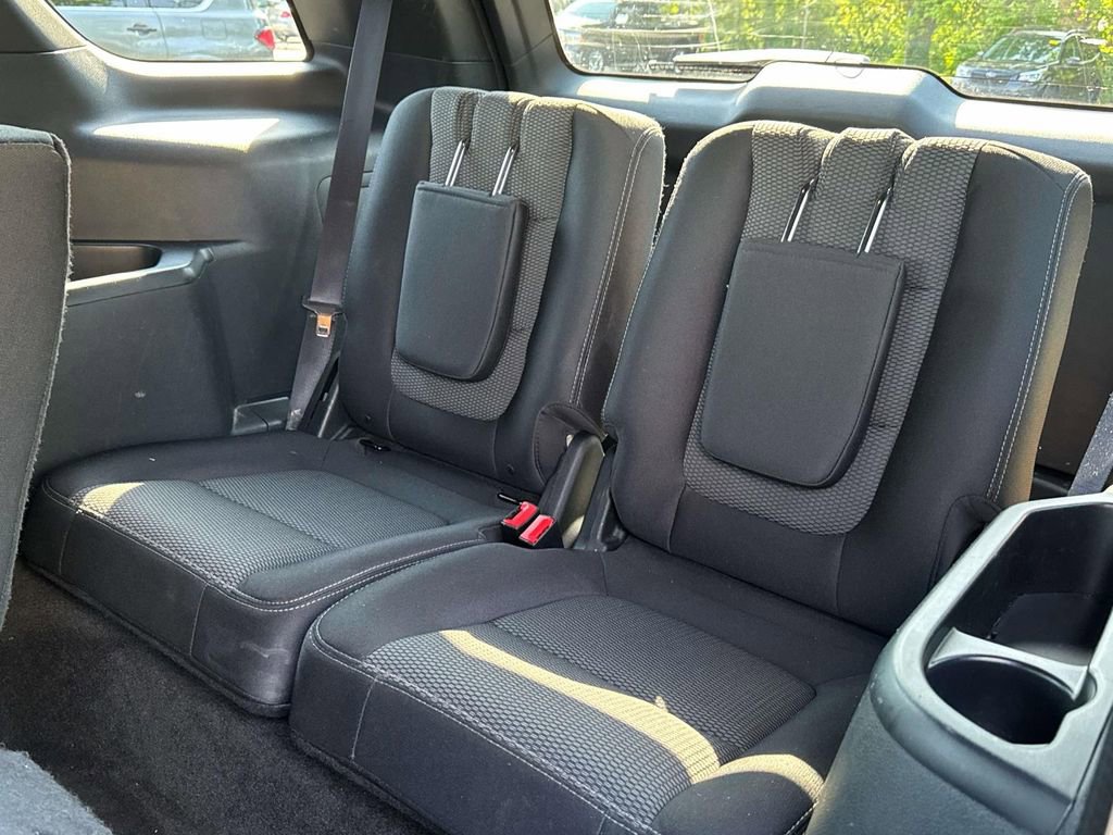 Used 2018 Ford Explorer XLT w/ Equipment Group 201A FWD image 19