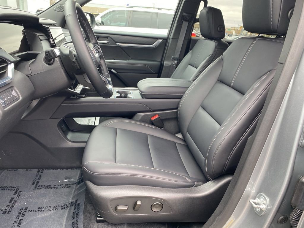 Used 2025 GMC Acadia Elevation w/ Elevation Premium Package image 10