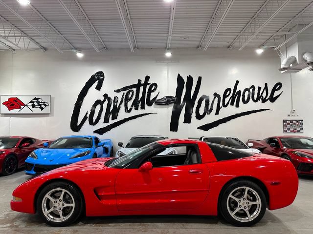 Used 2004 Chevrolet Corvette Coupe w/ Preferred Equipment Group RWD image 2