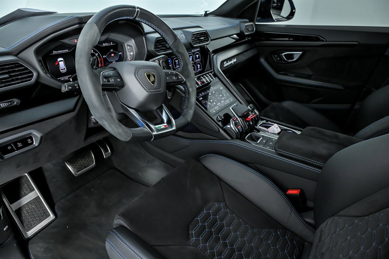 Used 2022 Lamborghini Urus image 21