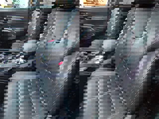 Used 2022 Kia Telluride SX w/ Nightfall Edition Package image 17