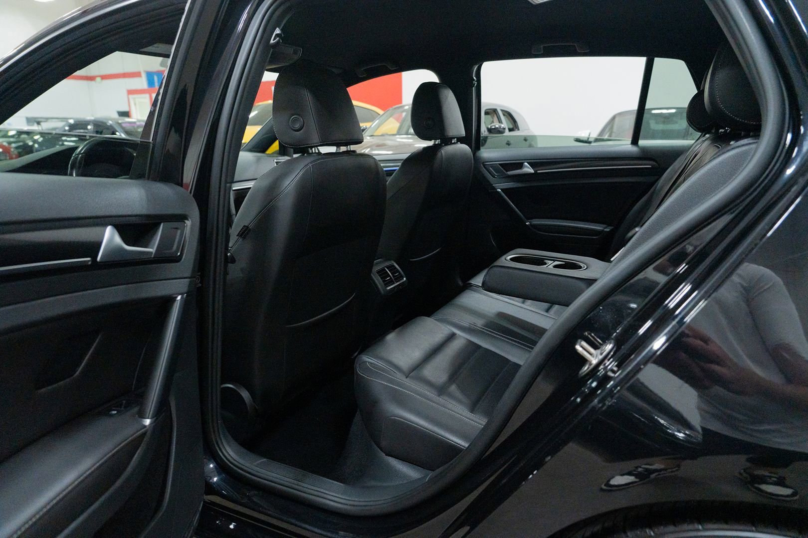 Used 2016 Volkswagen Golf 4-Door AWD/4WD image 17