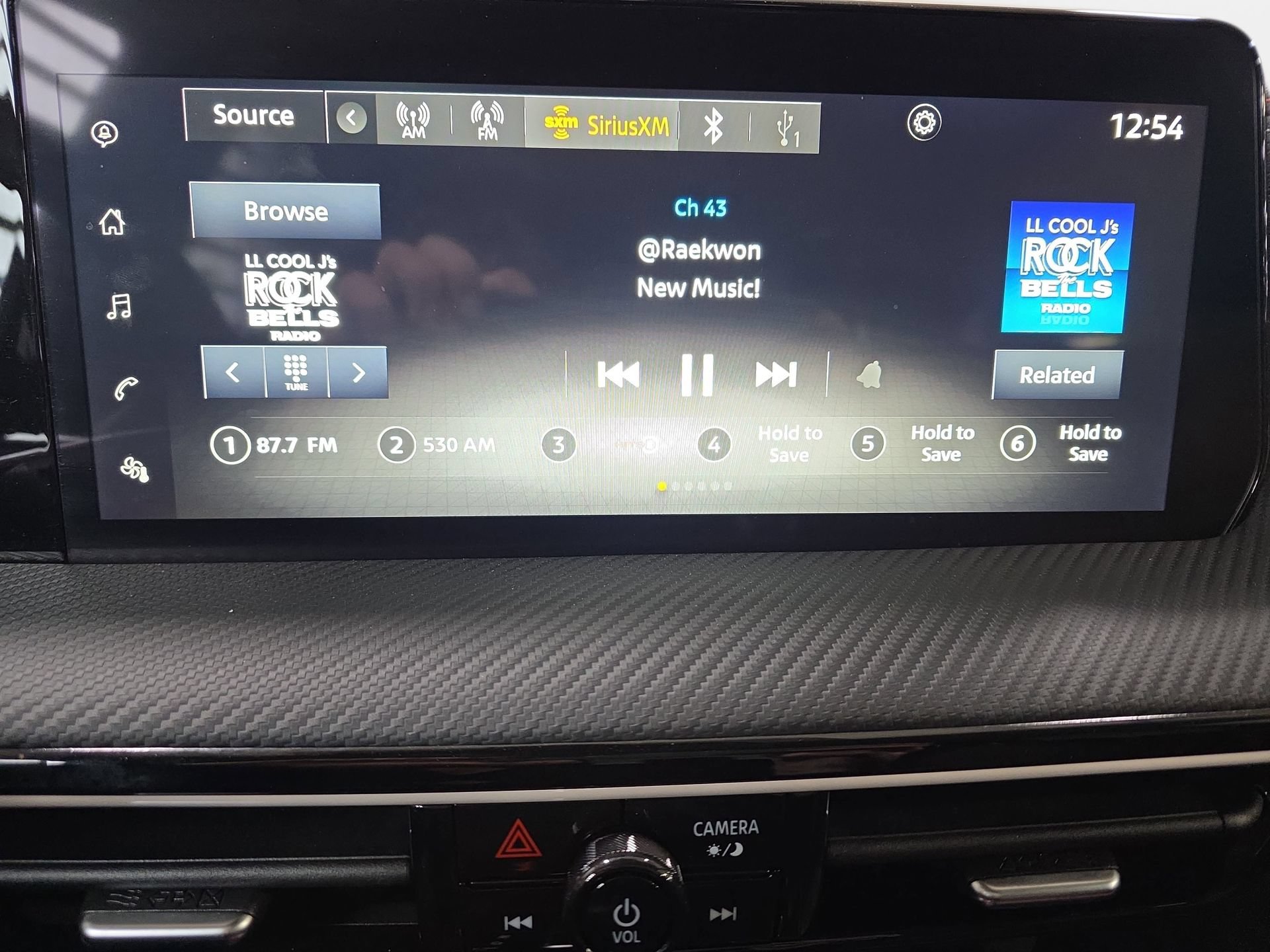 Used 2025 Nissan Kicks SR FWD image 21