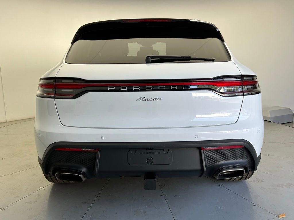 Used 2026 Porsche Macan AWD/4WD image 21