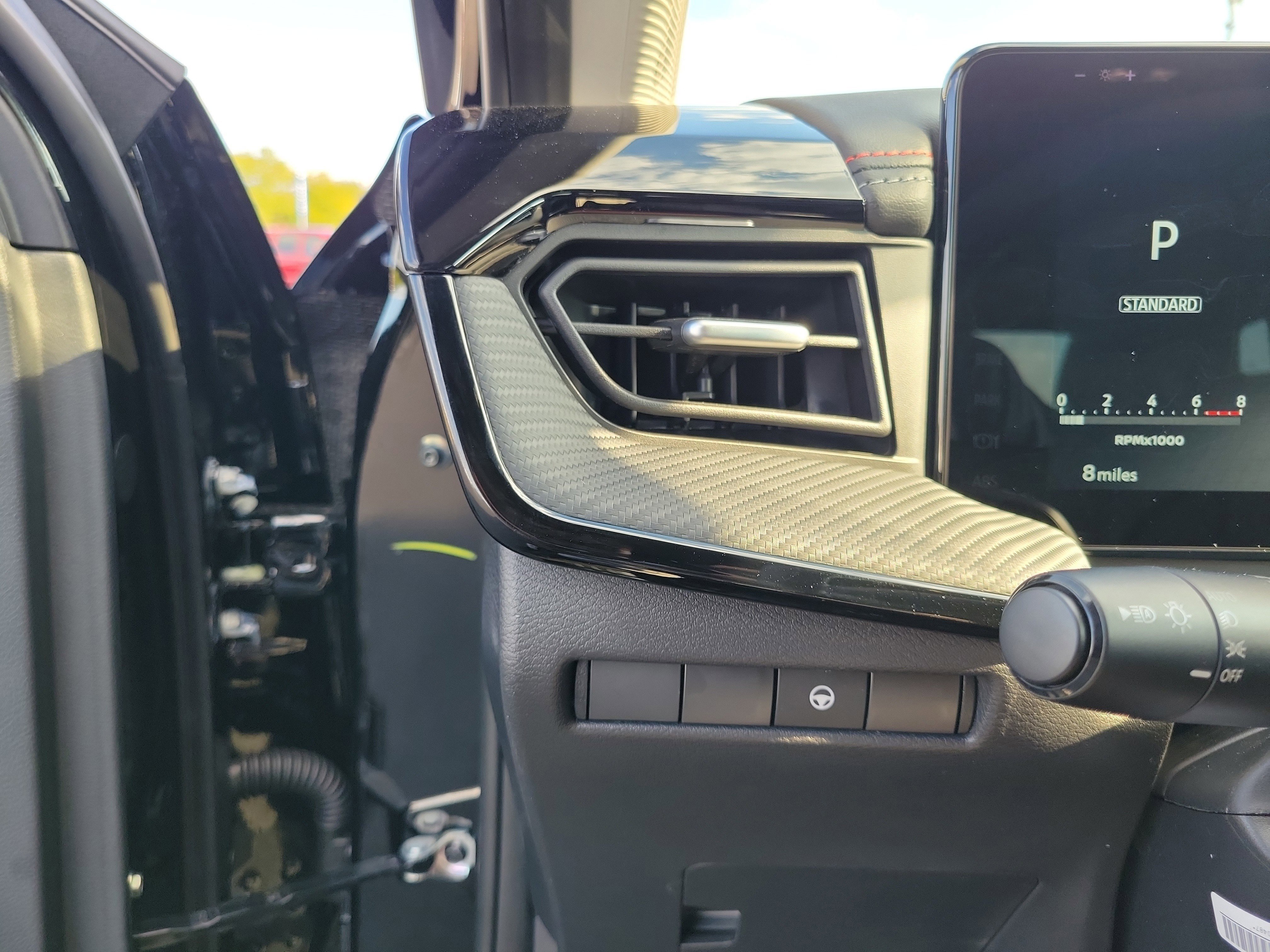 New 2026 Nissan Kicks SR w/ Cold Weather Package image 21