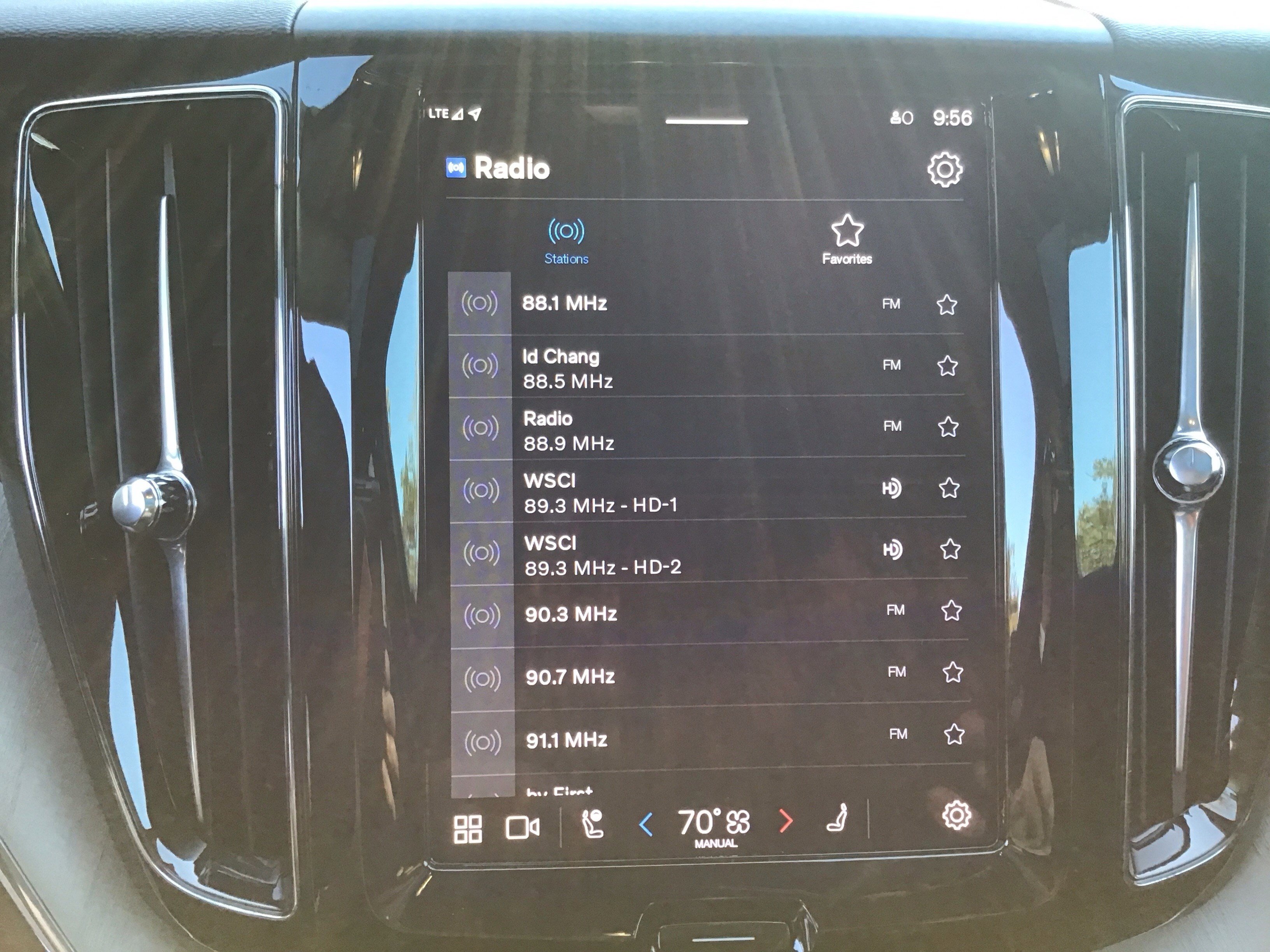 Certified 2025 Volvo XC60 B5 Plus image 23