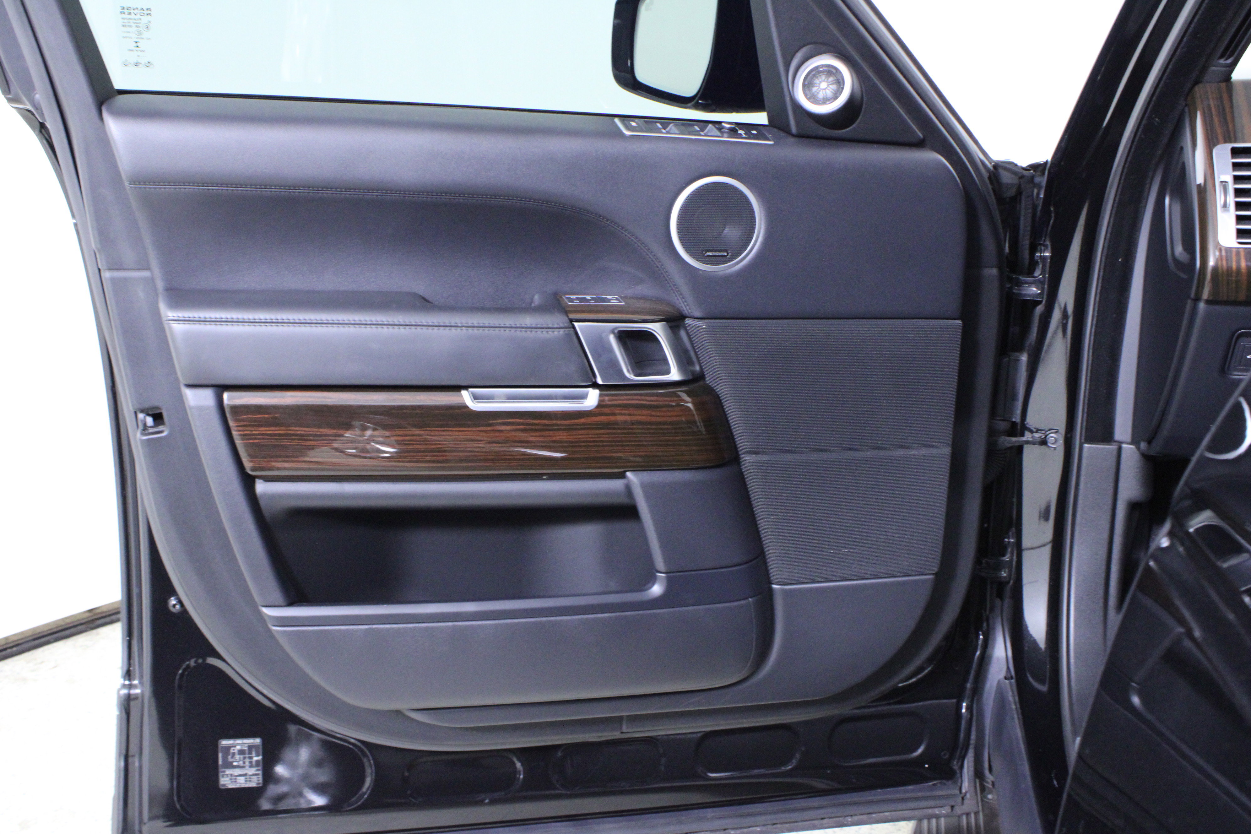 Used 2016 Land Rover Range Rover HSE image 20