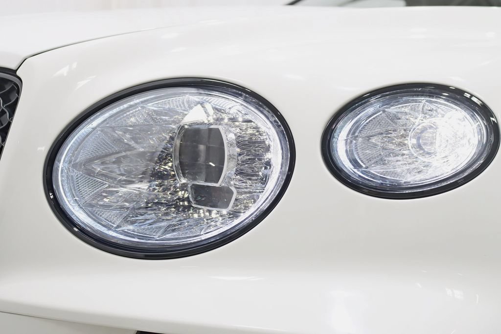 Used 2023 Bentley Bentayga AWD/4WD image 7