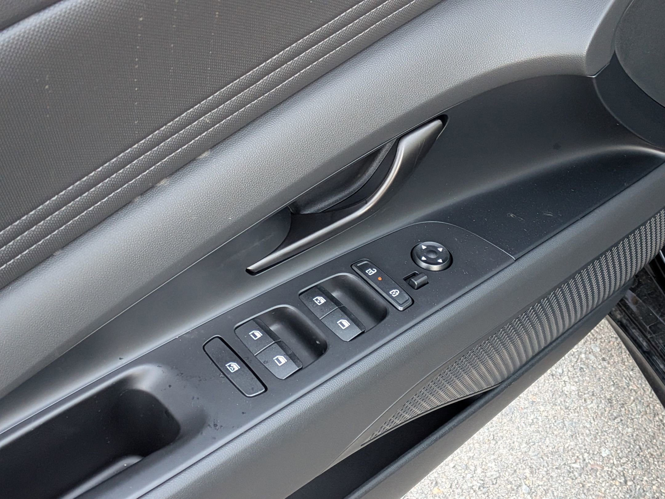 New 2026 Hyundai Elantra SEL Sport FWD image 16