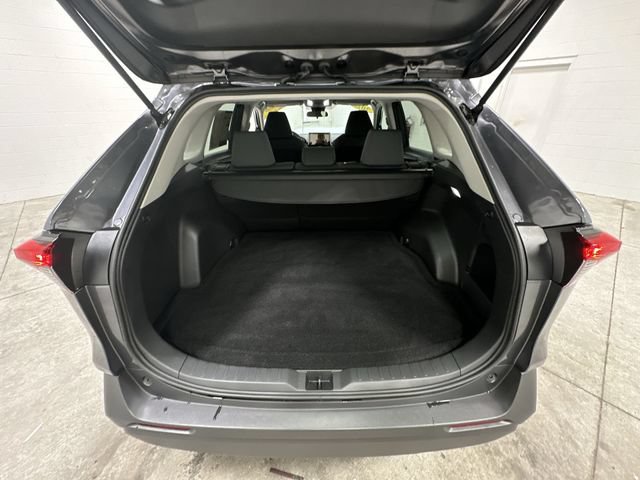 Used 2025 Toyota RAV4 XLE FWD image 16