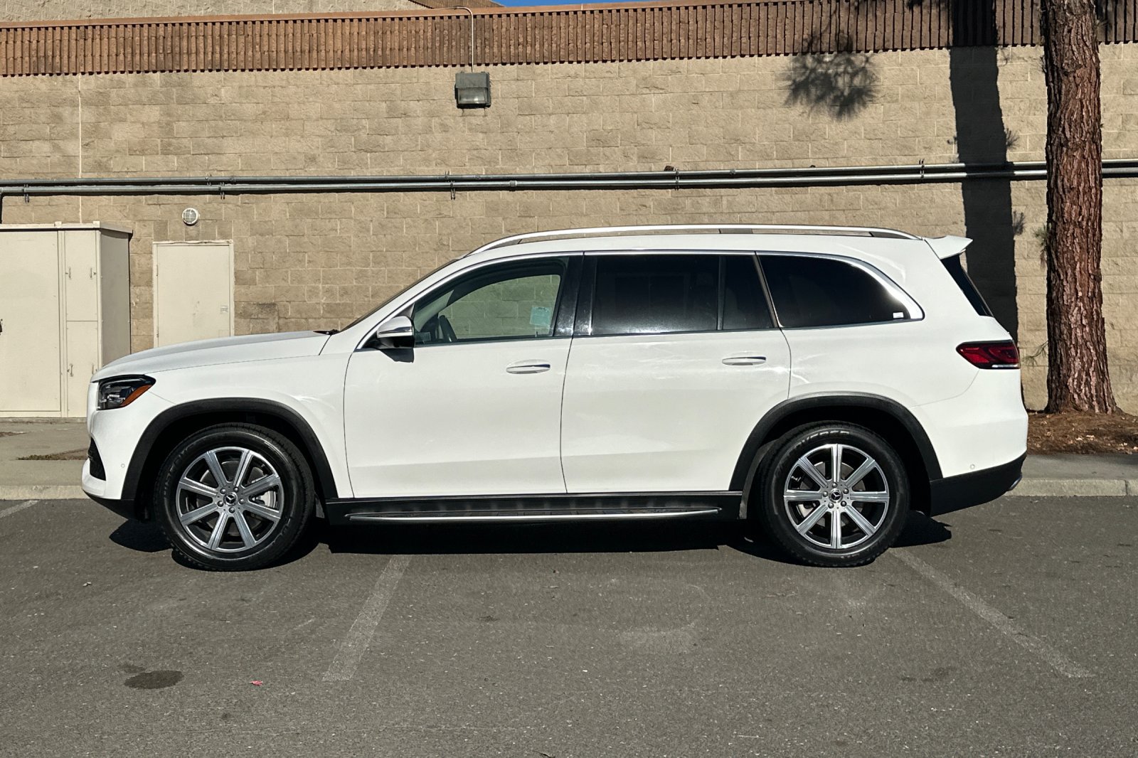 Used 2020 Mercedes-Benz GLS 450 4MATIC image 6
