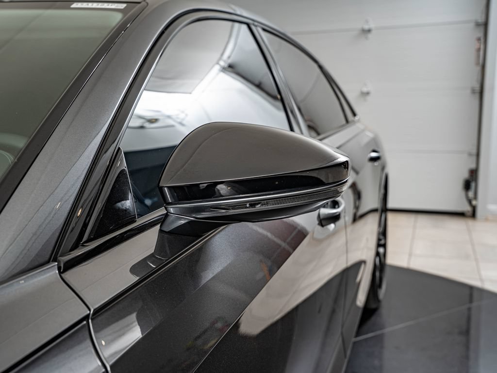 Used 2022 Audi S8 AWD/4WD image 9