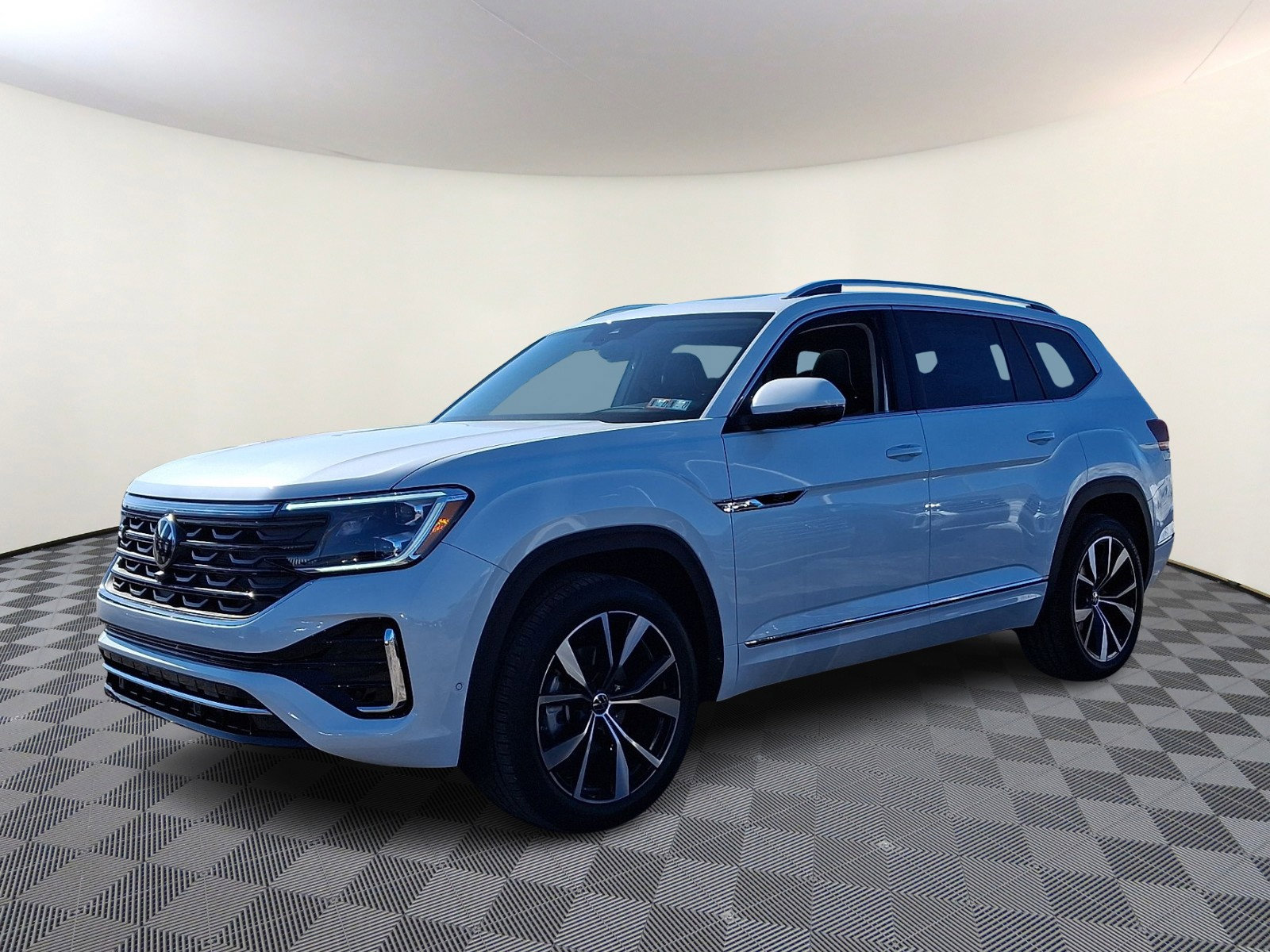 New 2026 Volkswagen Atlas SEL Premium R-Line image 2