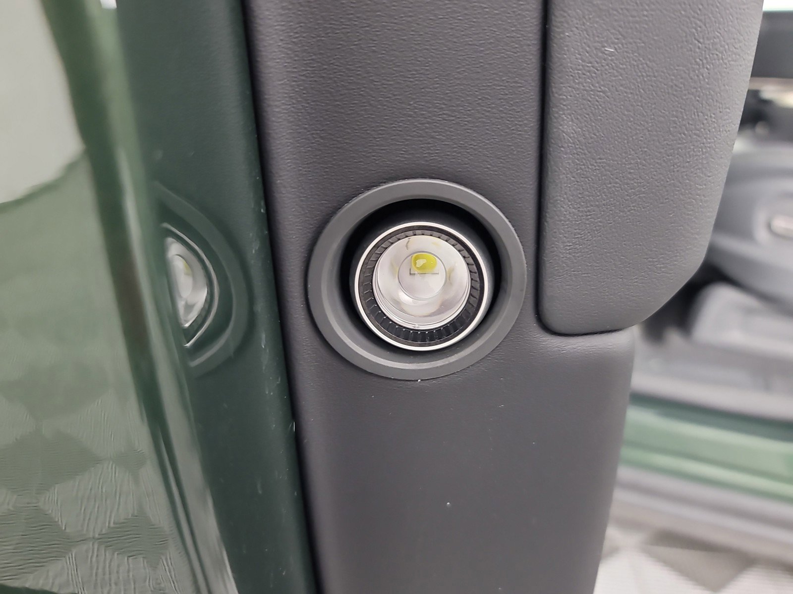 Used 2025 Rivian R1T Adventure image 30