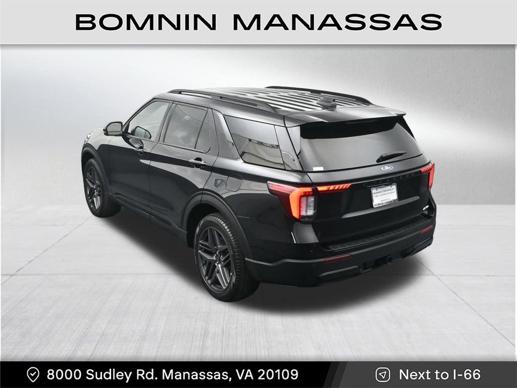 Used 2025 Ford Explorer ST-Line w/ ST-Line Street Pack image 23