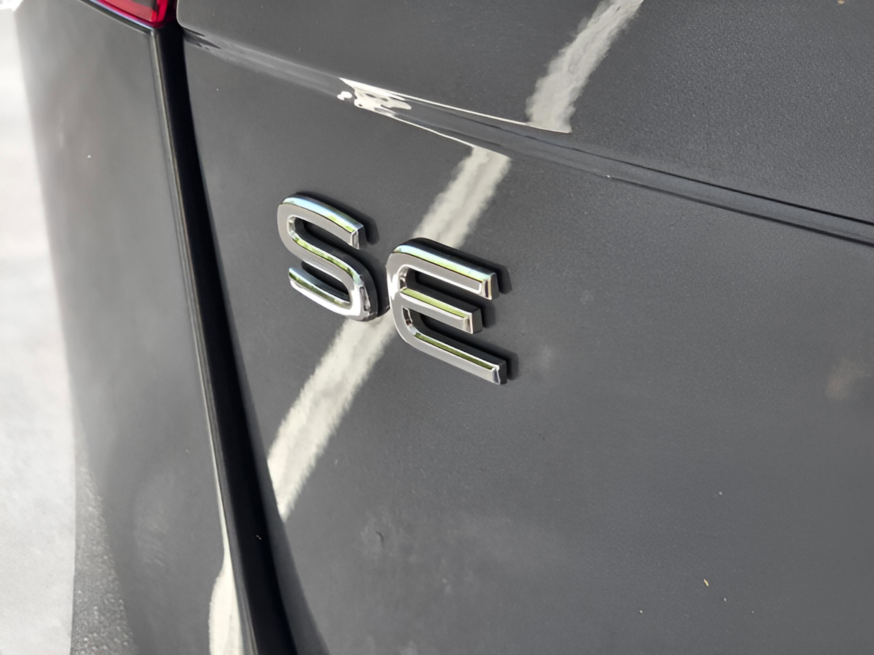 Used 2022 Volkswagen Tiguan SE R-Line FWD image 29