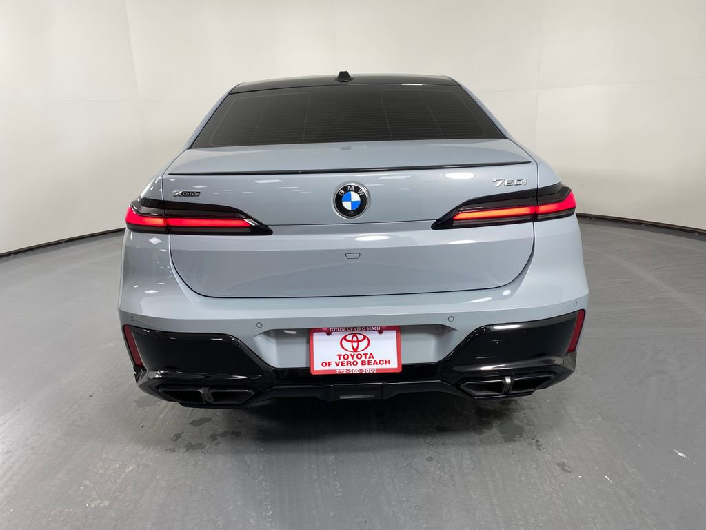 Used 2024 BMW 760i xDrive image 5