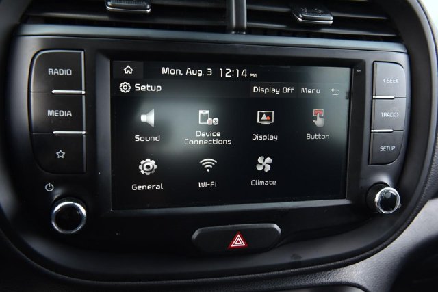 Used 2025 Kia Soul LX w/ LX Technology Package FWD image 13
