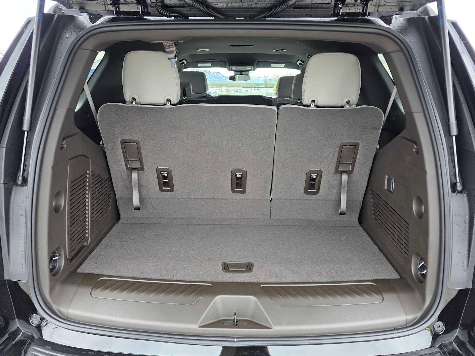 New 2026 Chevrolet Tahoe LS w/ LS Custom Edition AWD/4WD image 13
