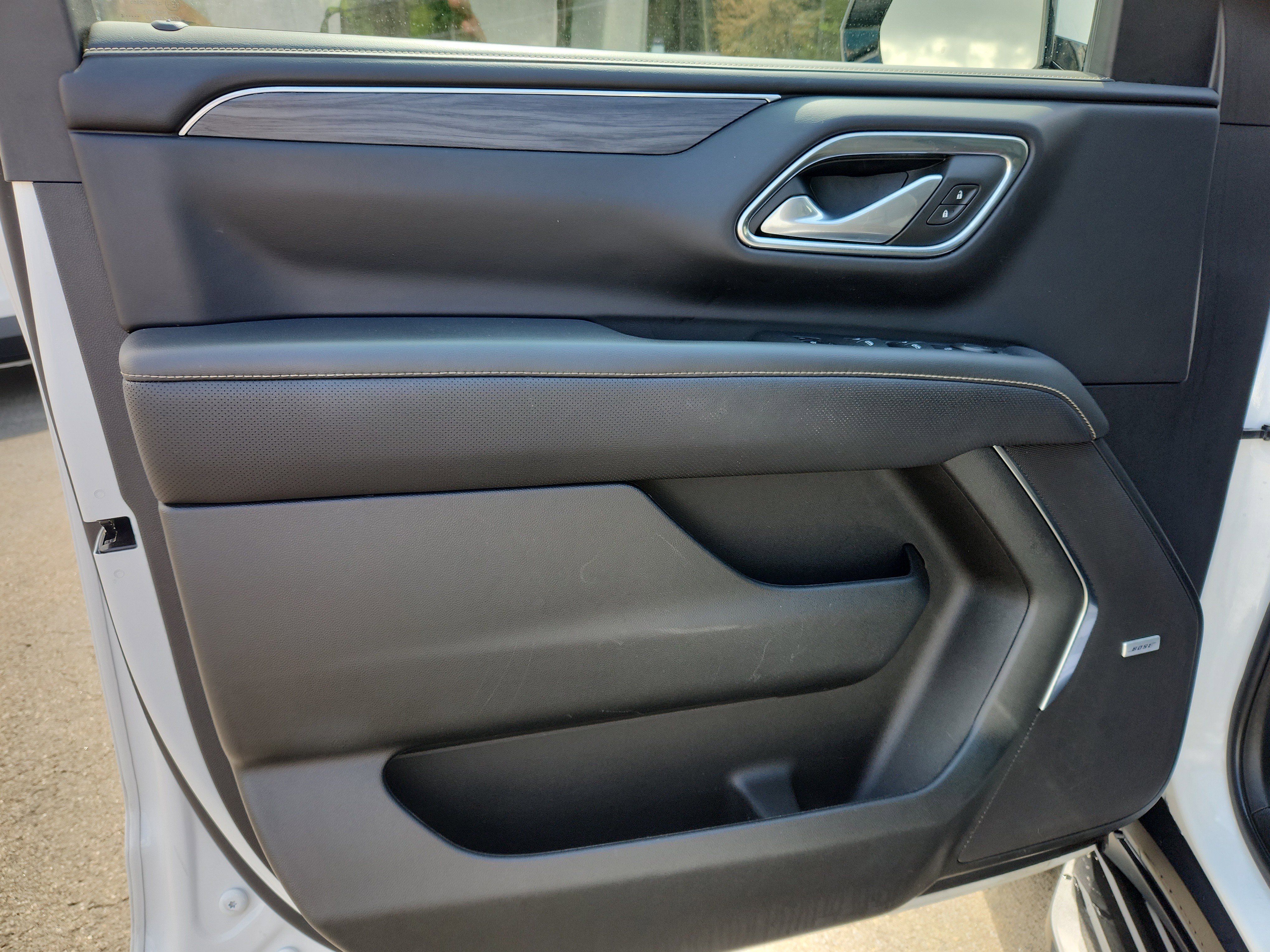 Used 2024 GMC Yukon SLT image 11