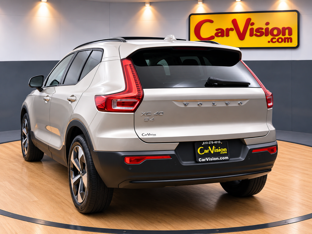 Used 2023 Volvo XC40 B4 Plus w/ Protection Package FWD image 6