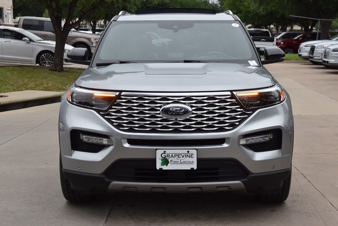 Used 2023 Ford Explorer Platinum w/ Technology Package AWD/4WD image 3