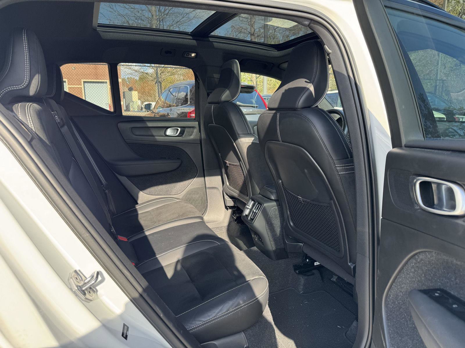 Used 2021 Volvo XC40 T5 R-Design w/ Advanced Package image 29