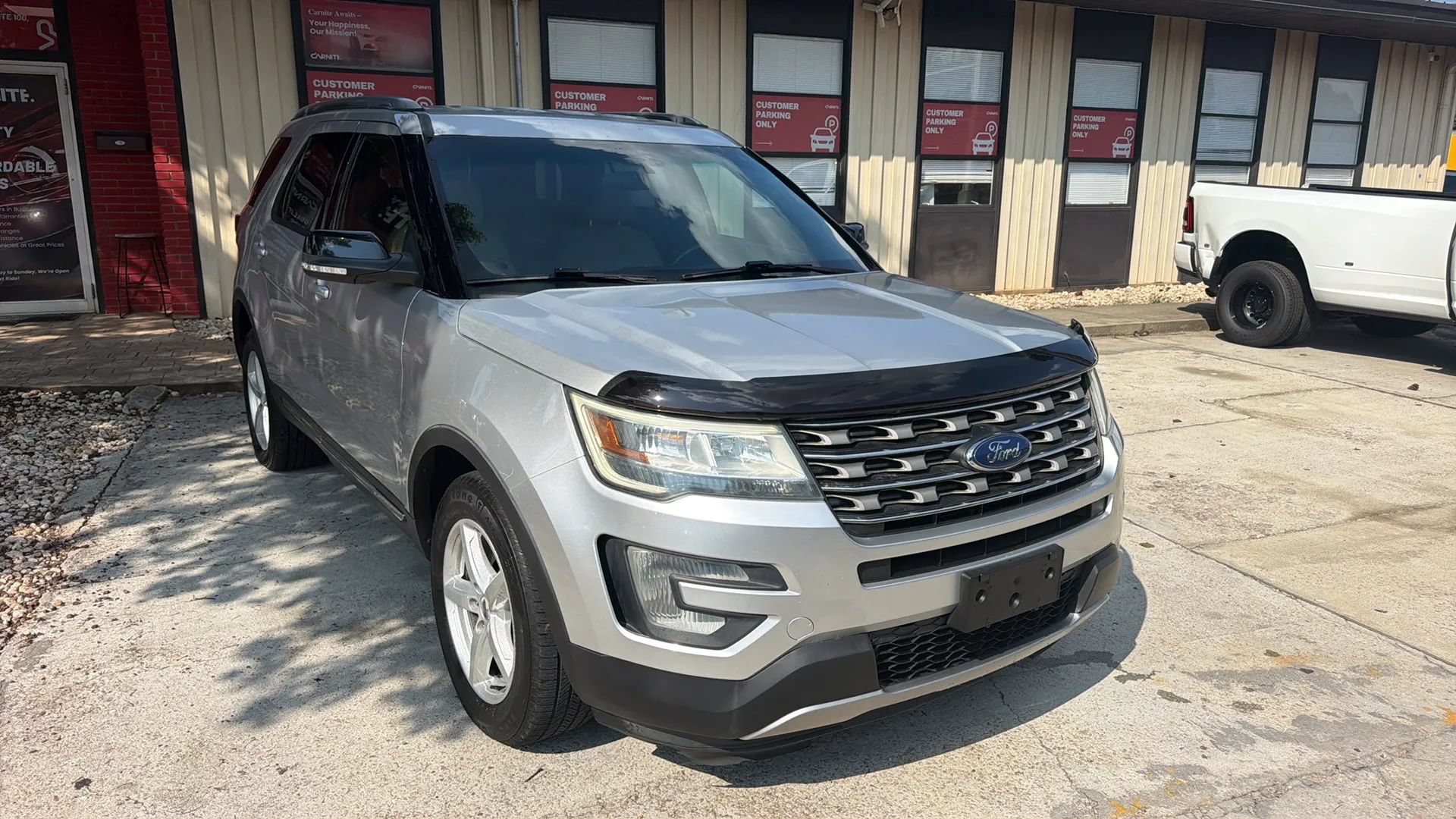 Used 2016 Ford Explorer XLT AWD/4WD image 9
