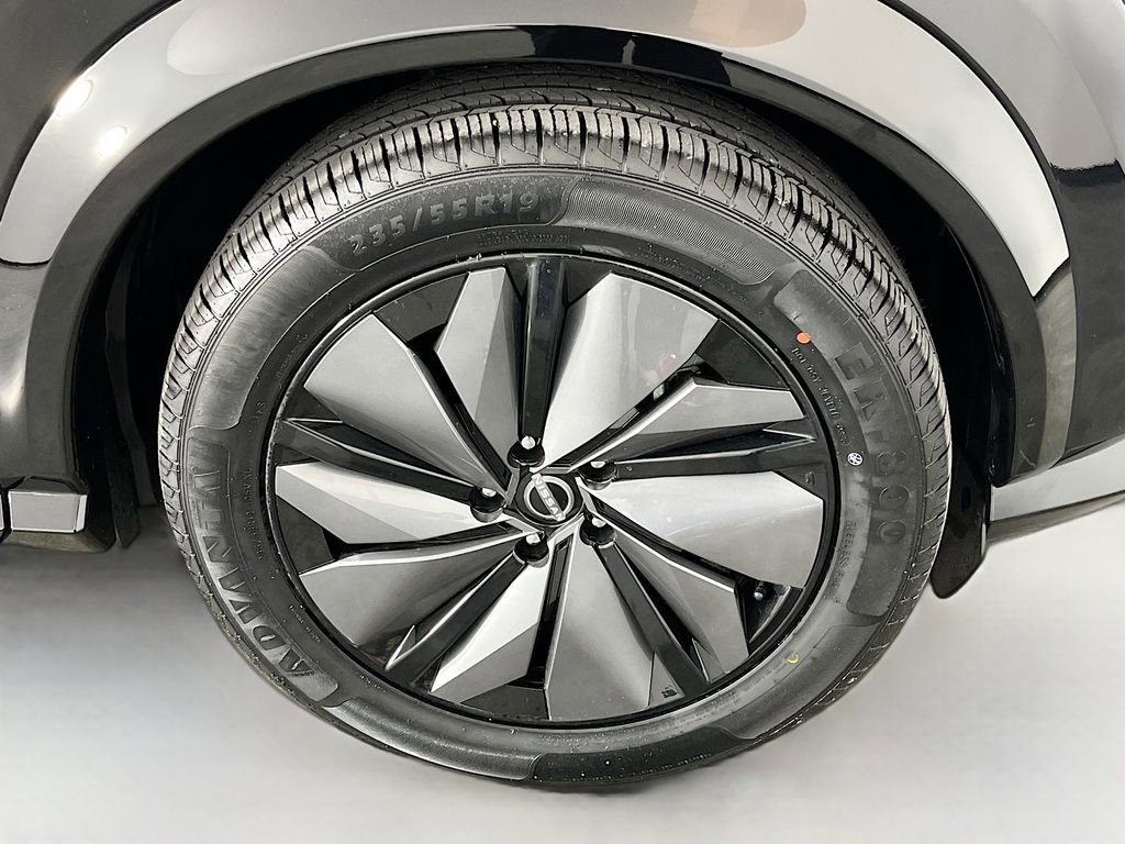 Used 2025 Nissan Ariya AWD image 39