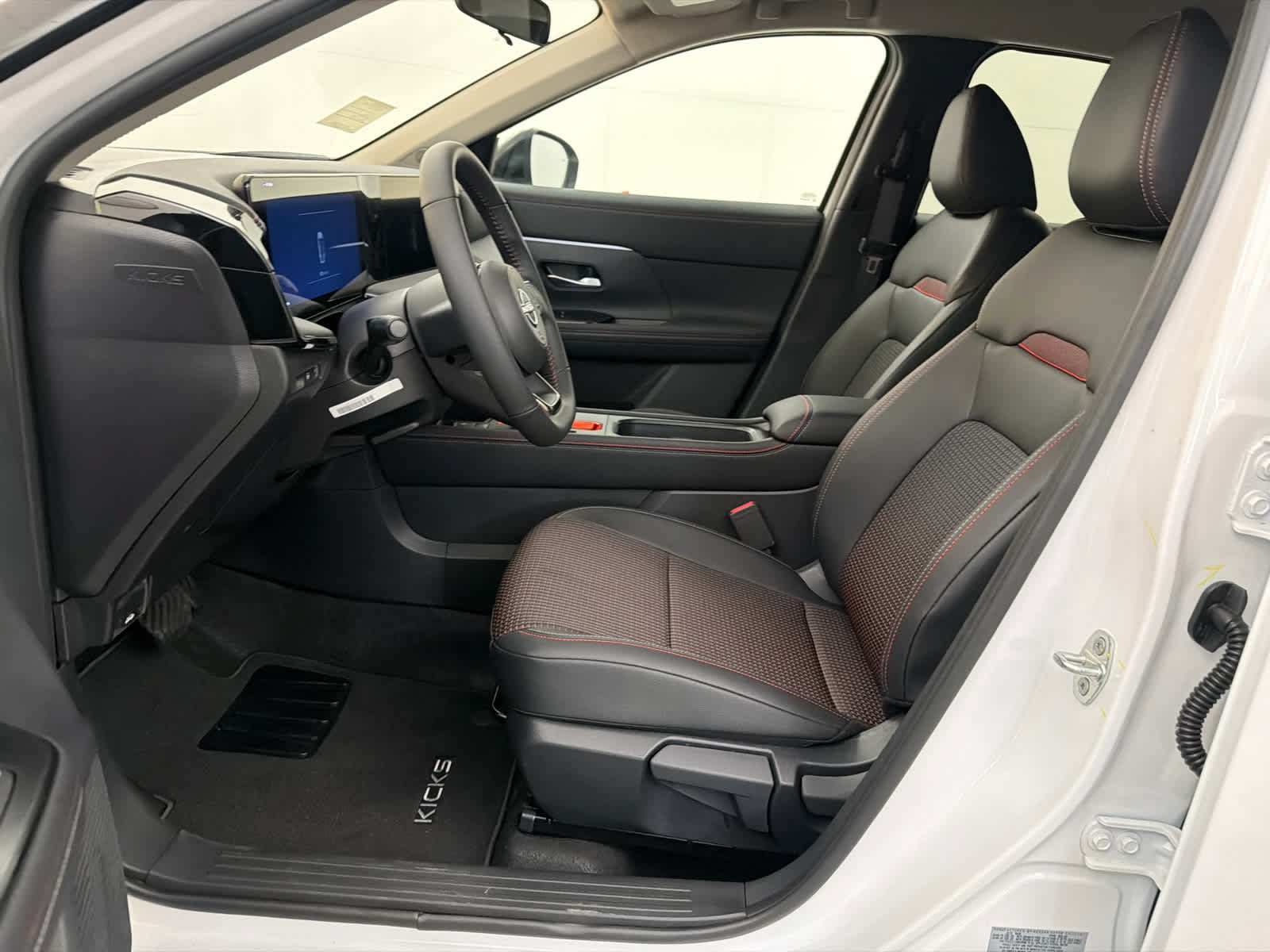 New 2026 Nissan Kicks SR FWD image 14