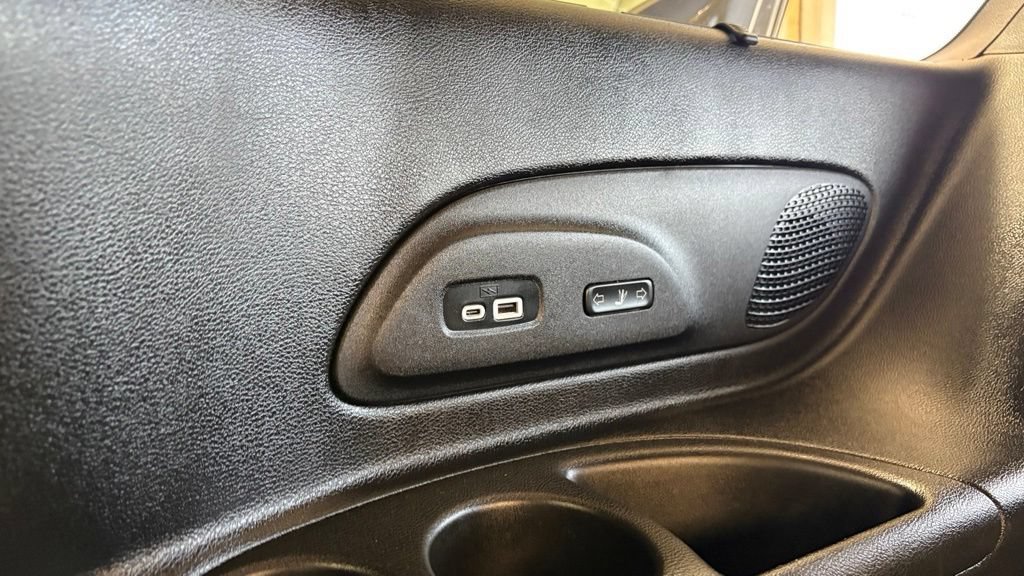 Used 2023 Chrysler Pacifica Limited w/ Uconnect Theater Family Group AWD/4WD image 34