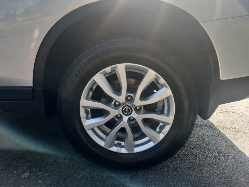 Used 2018 Nissan Rogue SV AWD/4WD image 31