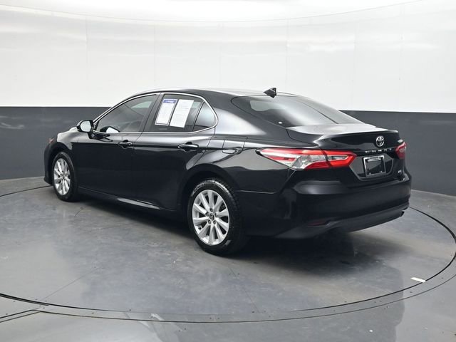 Used 2020 Toyota Camry LE image 6