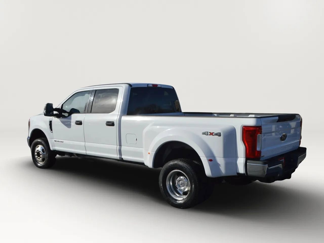 Used 2018 Ford F350 XLT AWD/4WD image 3