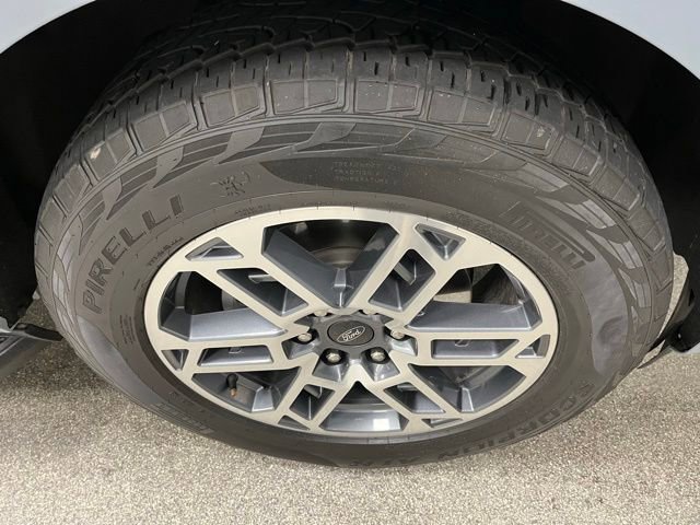 Used 2025 Ford Expedition Active AWD/4WD image 18