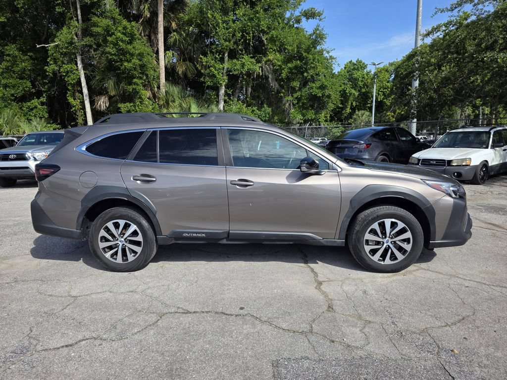 Used 2023 Subaru Outback Premium AWD/4WD image 2