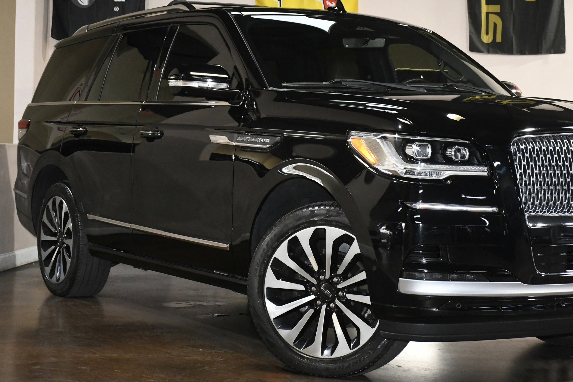 Used 2023 Lincoln Navigator Reserve image 53