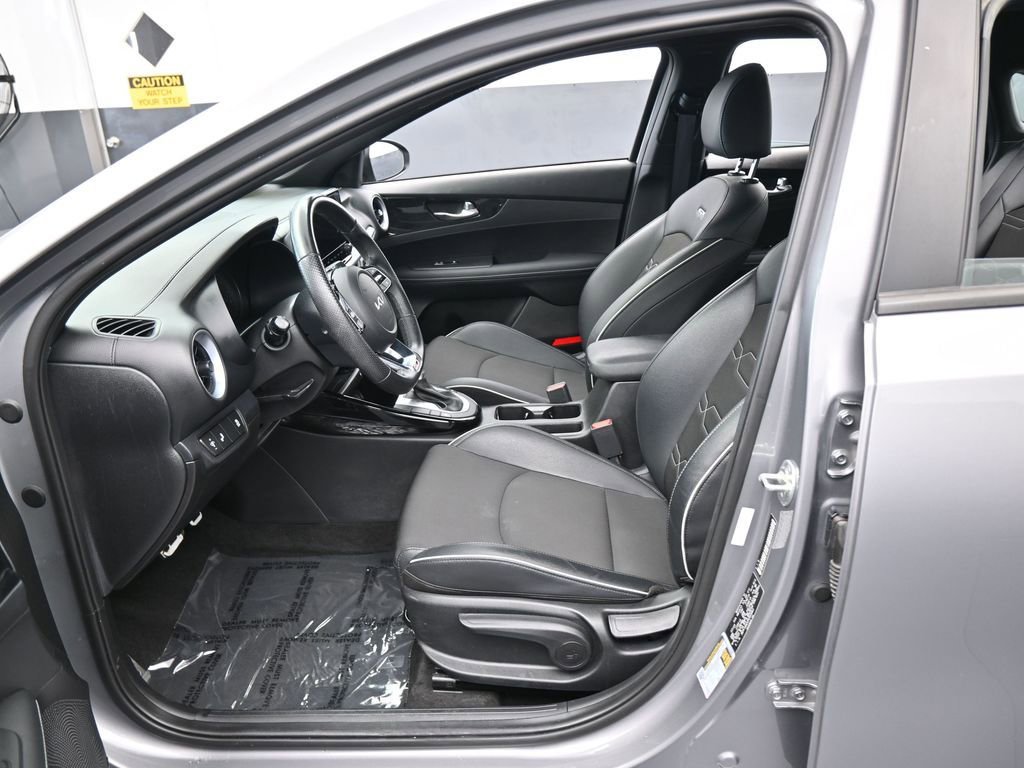 Used 2023 Kia Forte GT-Line w/ GT-Line Premium Package image 11