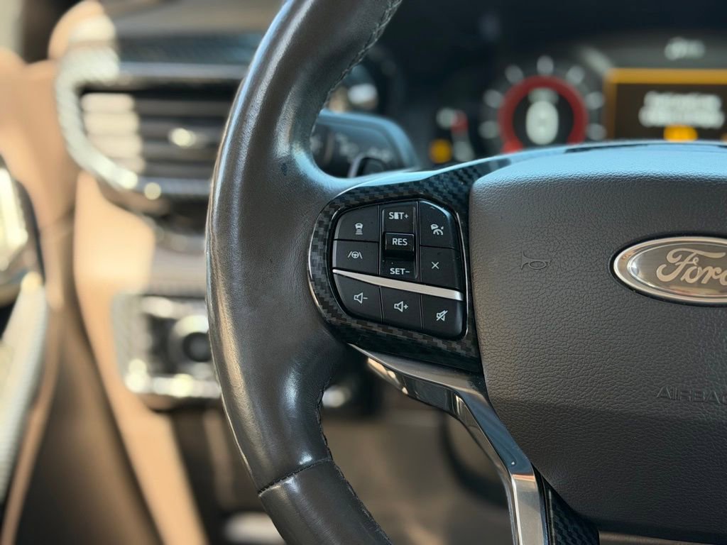 Used 2020 Ford Explorer Platinum w/ Premium Technology Package AWD/4WD image 46