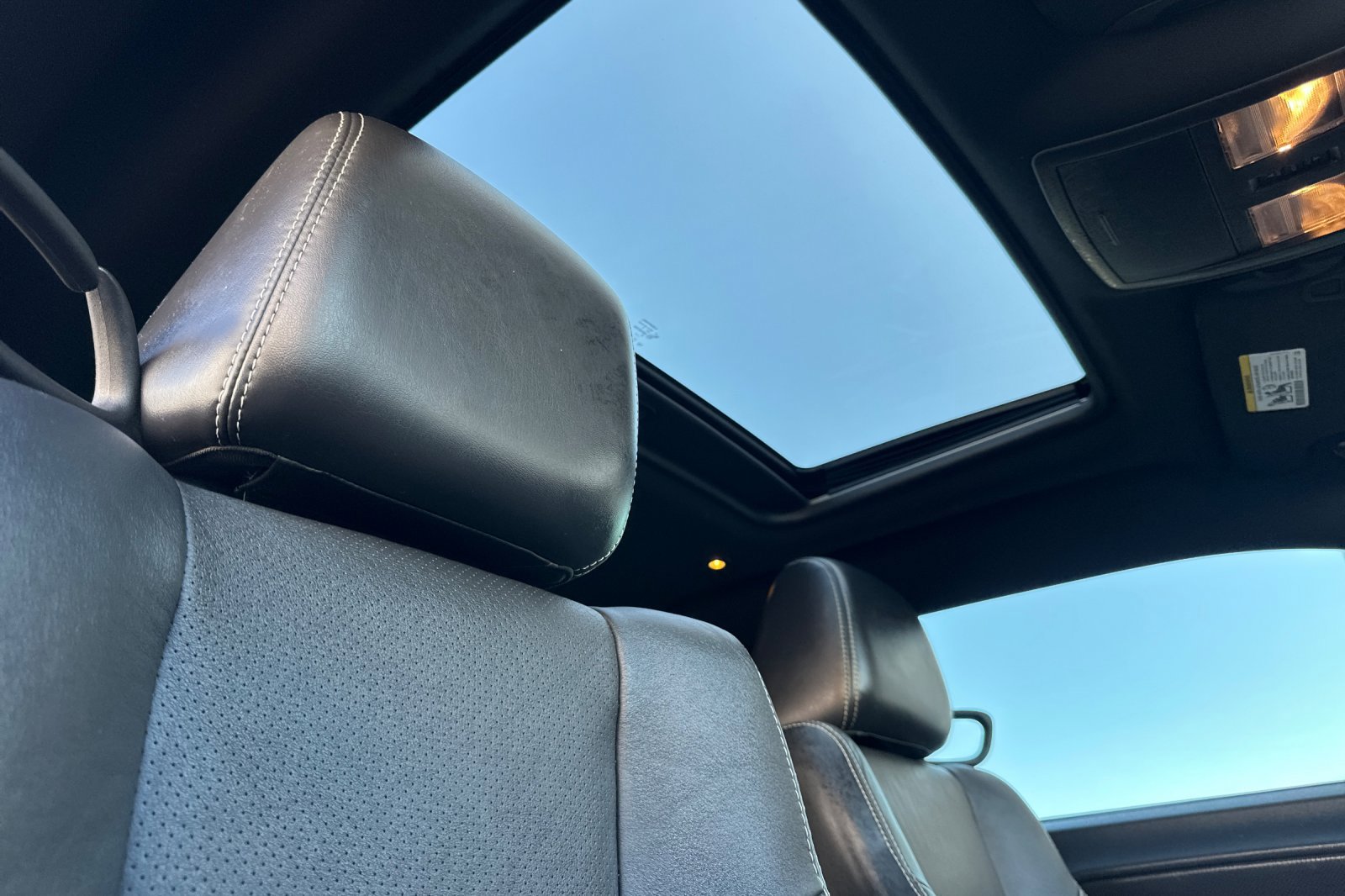 Used 2012 Dodge Challenger R/T image 18