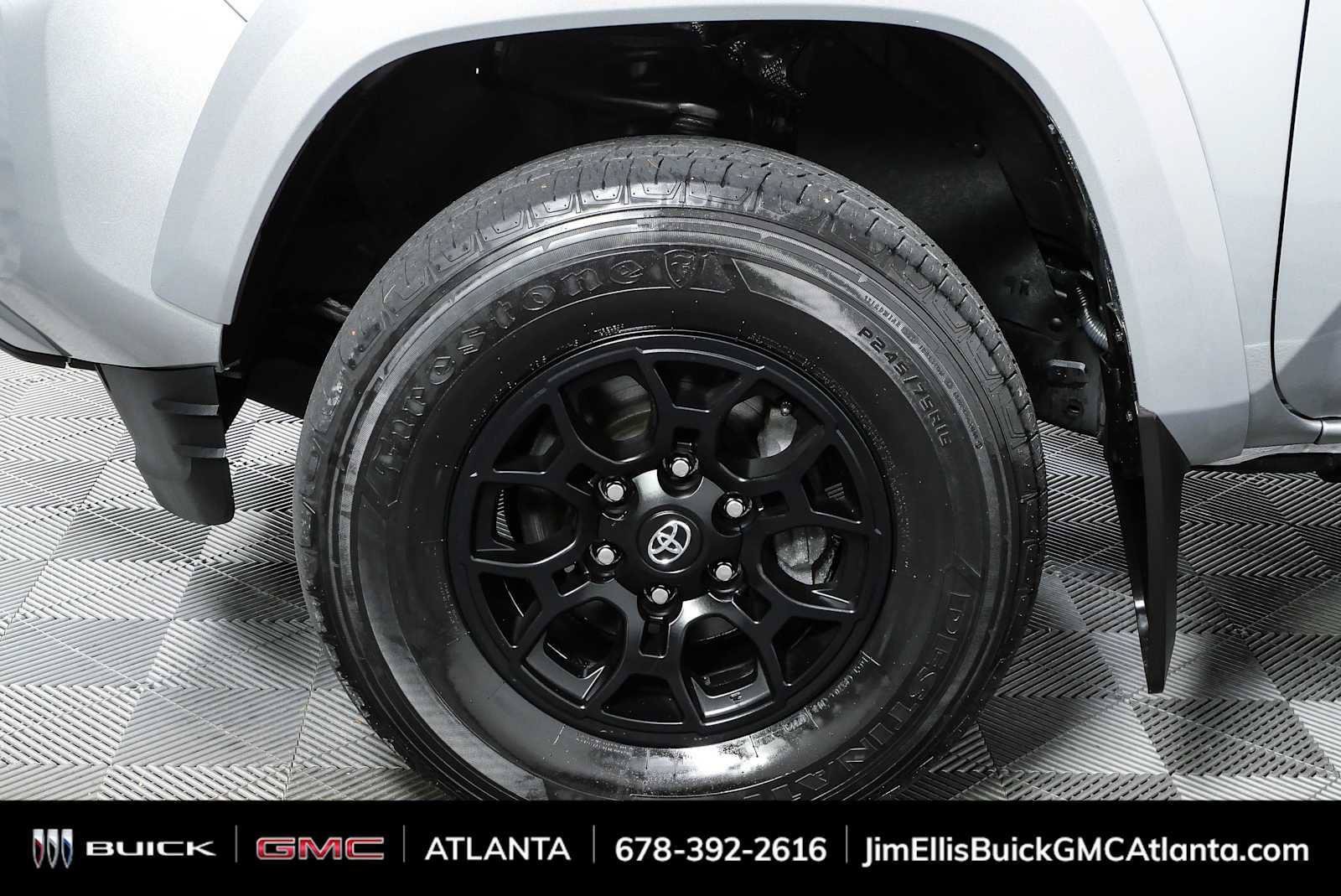 Used 2022 Toyota Tacoma SR5 AWD/4WD image 33