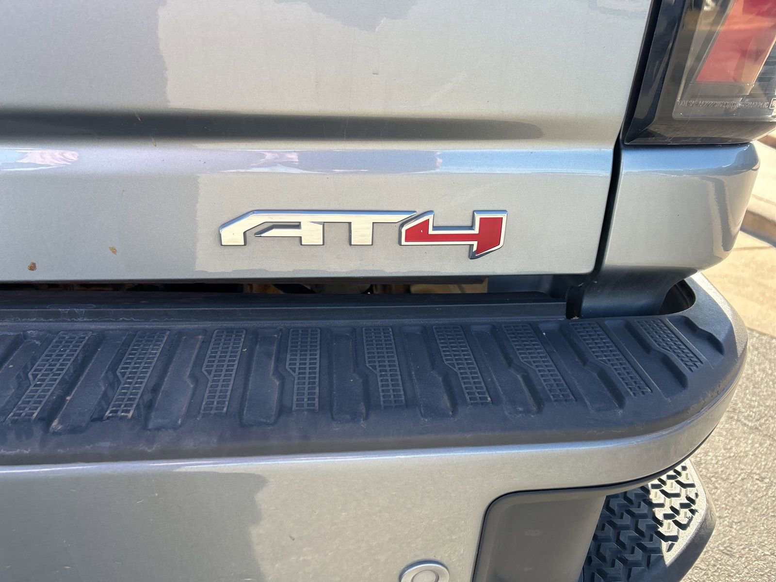 Used 2024 GMC Sierra 2500 AT4 w/ AT4 Premium Plus Package image 11