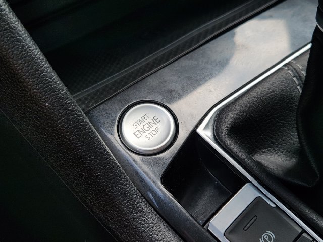 Used 2024 Volkswagen Tiguan SE R-Line FWD image 8